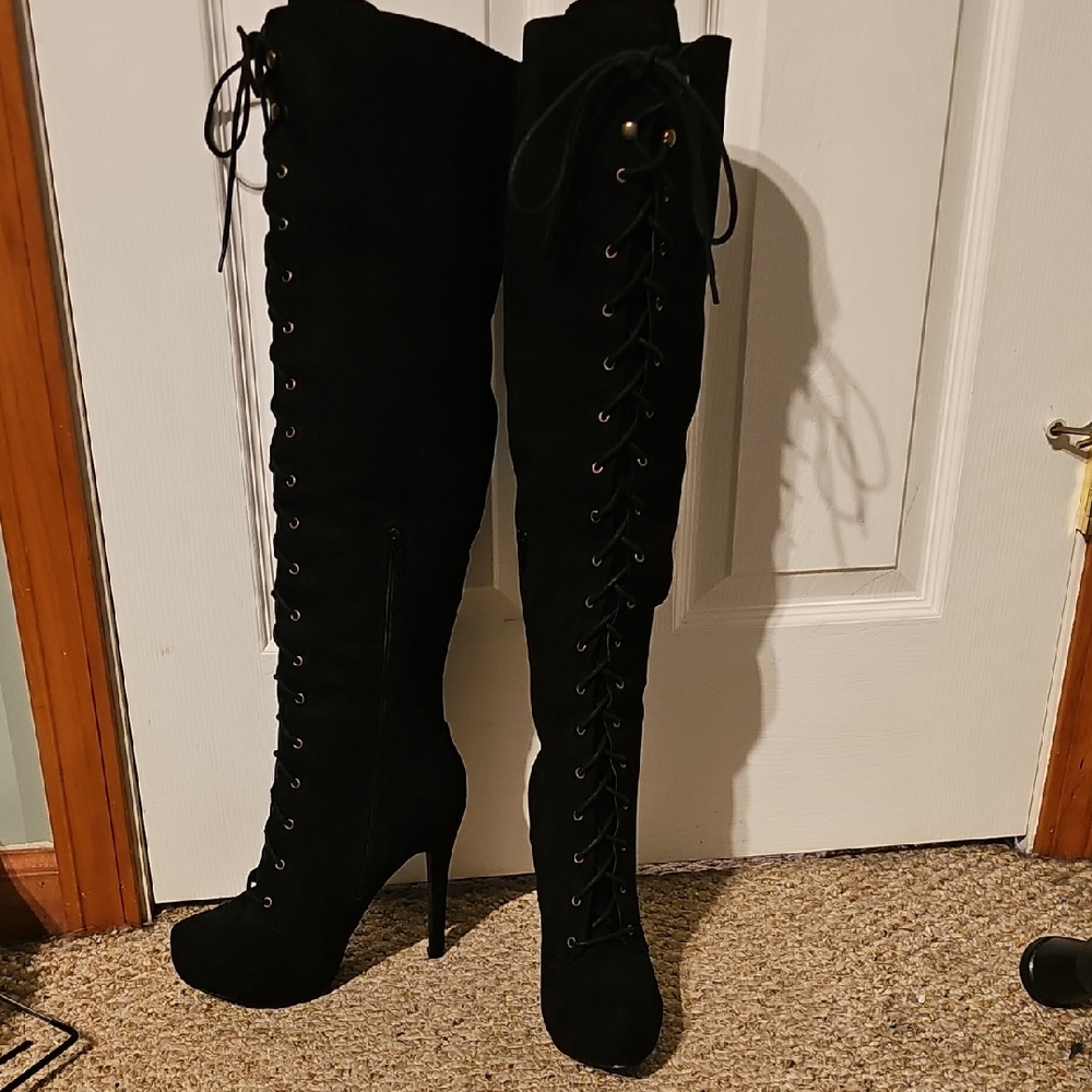 Stylish Black Lace-Up Over the Knee Boots